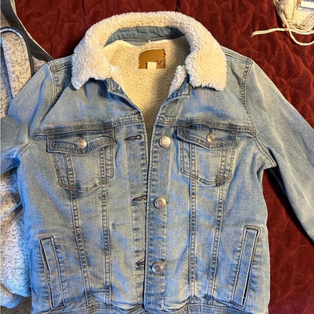Vintage 90’s American eagle fleece trimmed jean jacket
